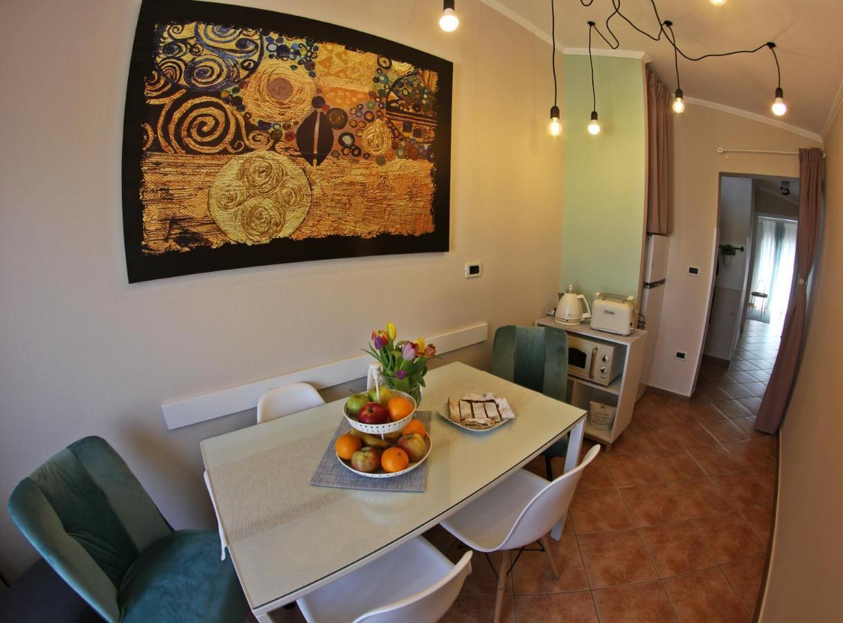 Room And Apartment Doris Lovrecica  Bagian luar foto